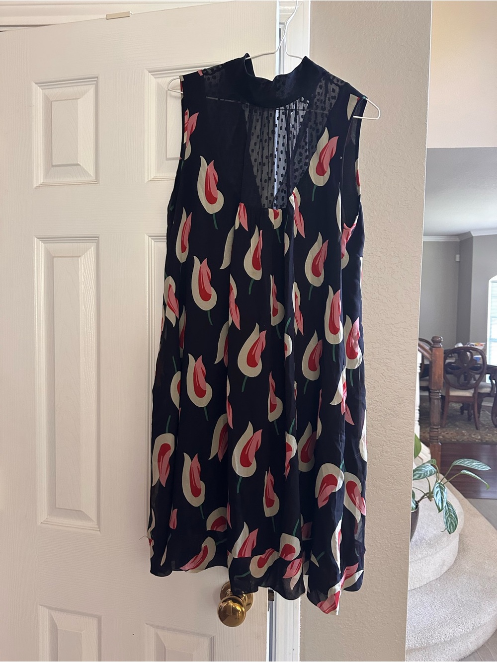 Derek Lam sleeveless shift dress with petals Size 6 women’s